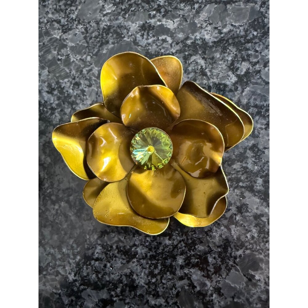 Vintage Gold-Toned Flower Brooch W/ Green Rhinestone Center Retro Jewelry Bold